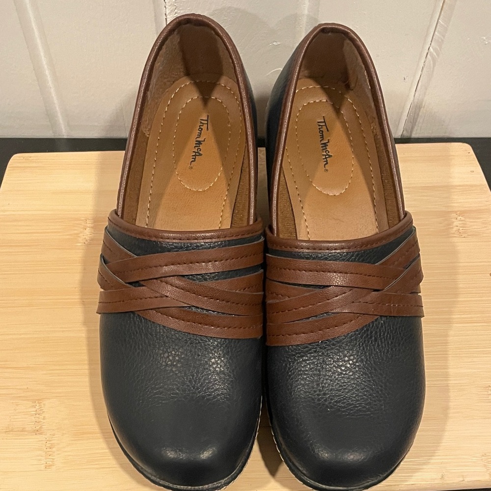 Thom McAn Navy Slip-Ons with Brown Braided Straps size 9